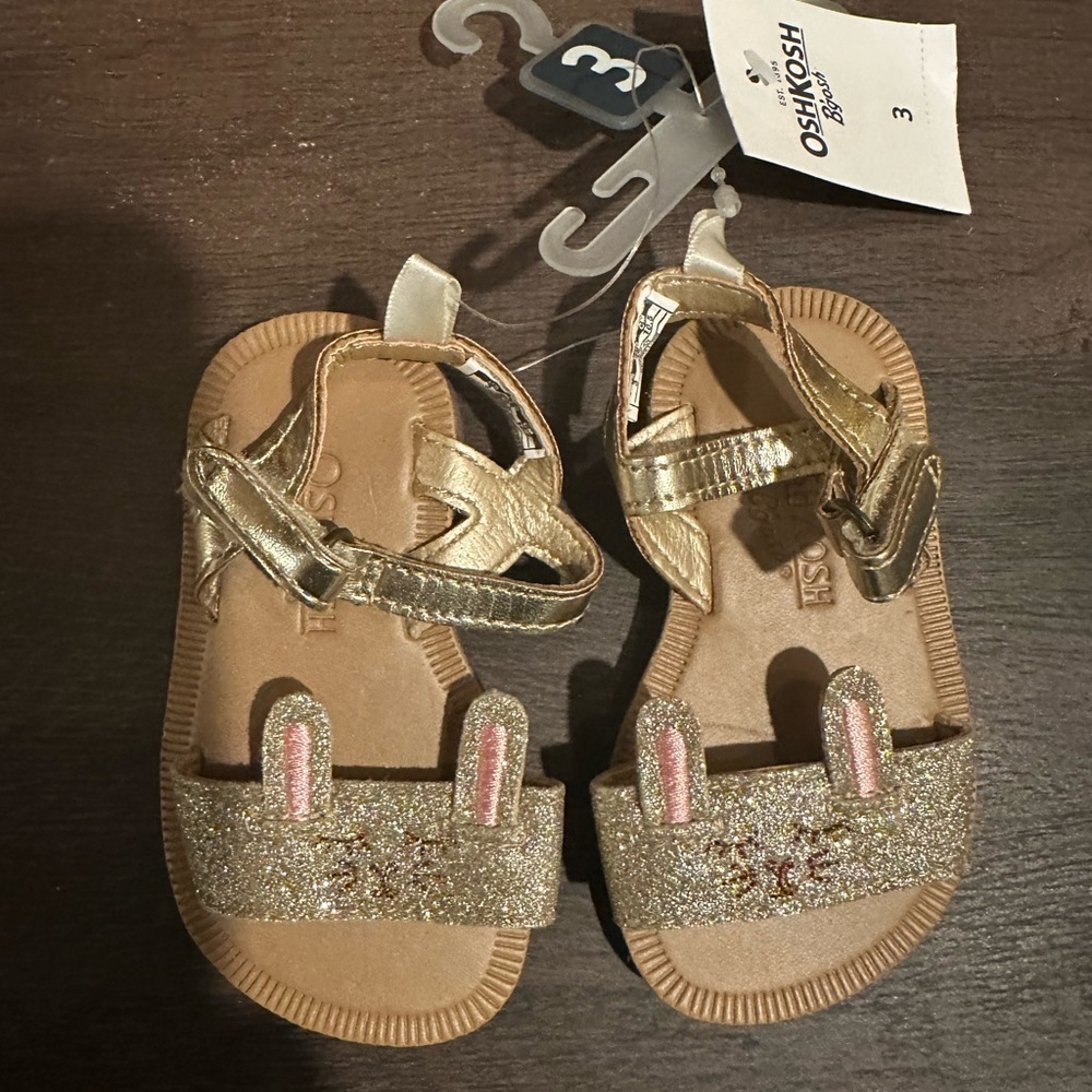 Brand new Baby Girl’s Osh Kosh Bgosh Sandals in gold size 3 $20